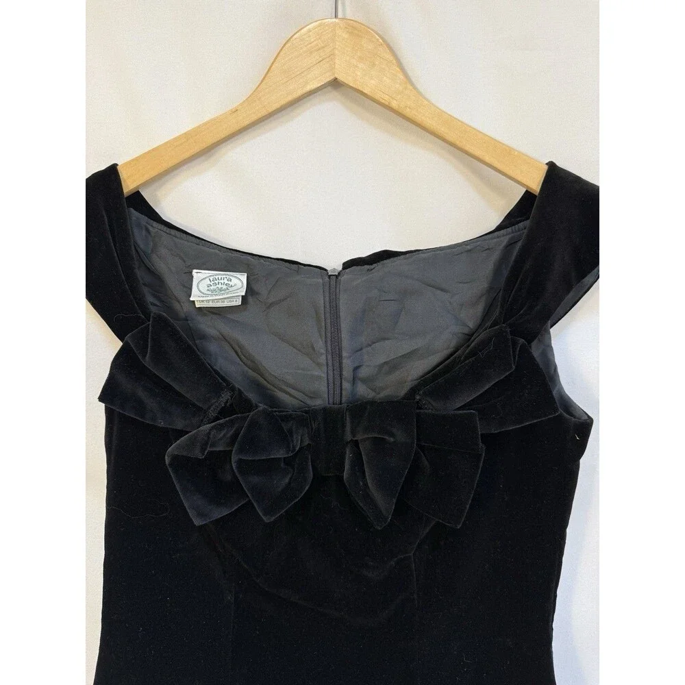 Vintage 80's Laura Ashley Velvet Dress sz 8  Cocktail  Party elegant made in UK - Picture 2 of 10